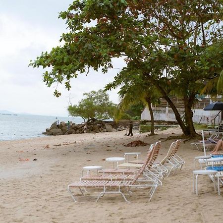 Rainbow Paradise Beachfront Penang Танджунг Бунга Екстериор снимка